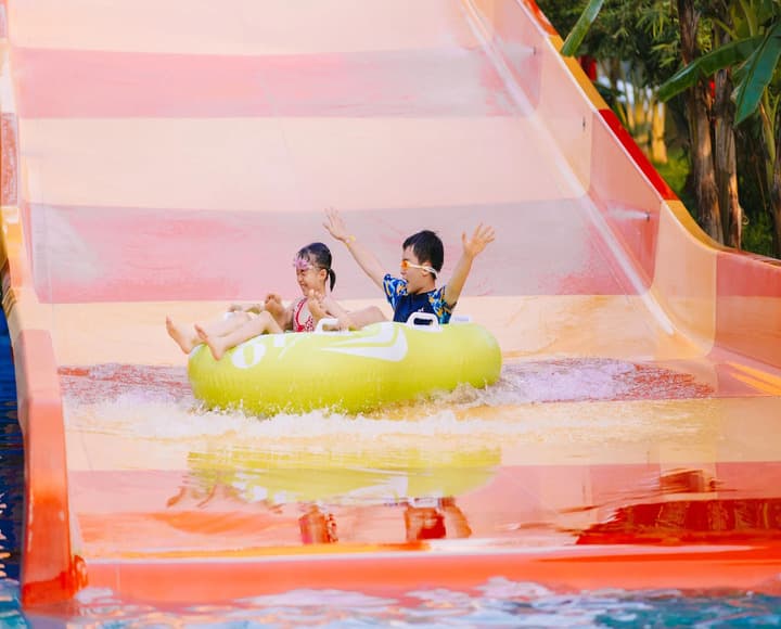 Vé vào cửa & set đồ ăn 100.000 VNĐ | VinWonders Water Park main