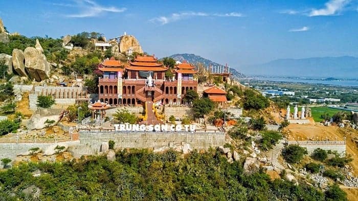 Tiệc hải sản dã chiến trên nhà bè right-1