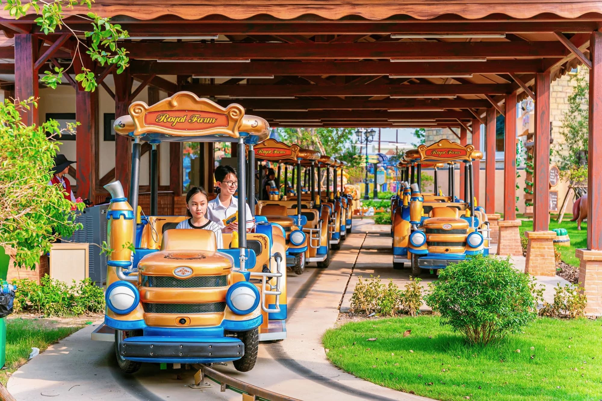 Combo Vé Vườn Thú Safari & Khu Trò Chơi - VinWonders Vũ Yên 5