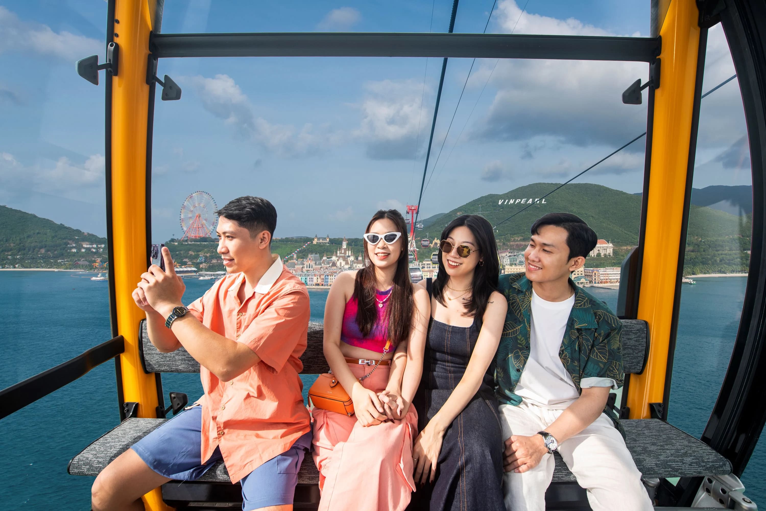 Vé cáp treo khứ hồi dành cho người địa phương | Vinpearl Harbour main