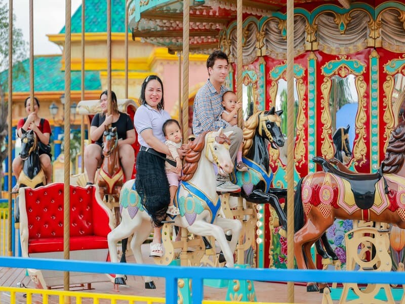 Combo Vé Vườn Thú, Khu Trò Chơi & Công Viên Nước | VinWonders Vũ Yên 2