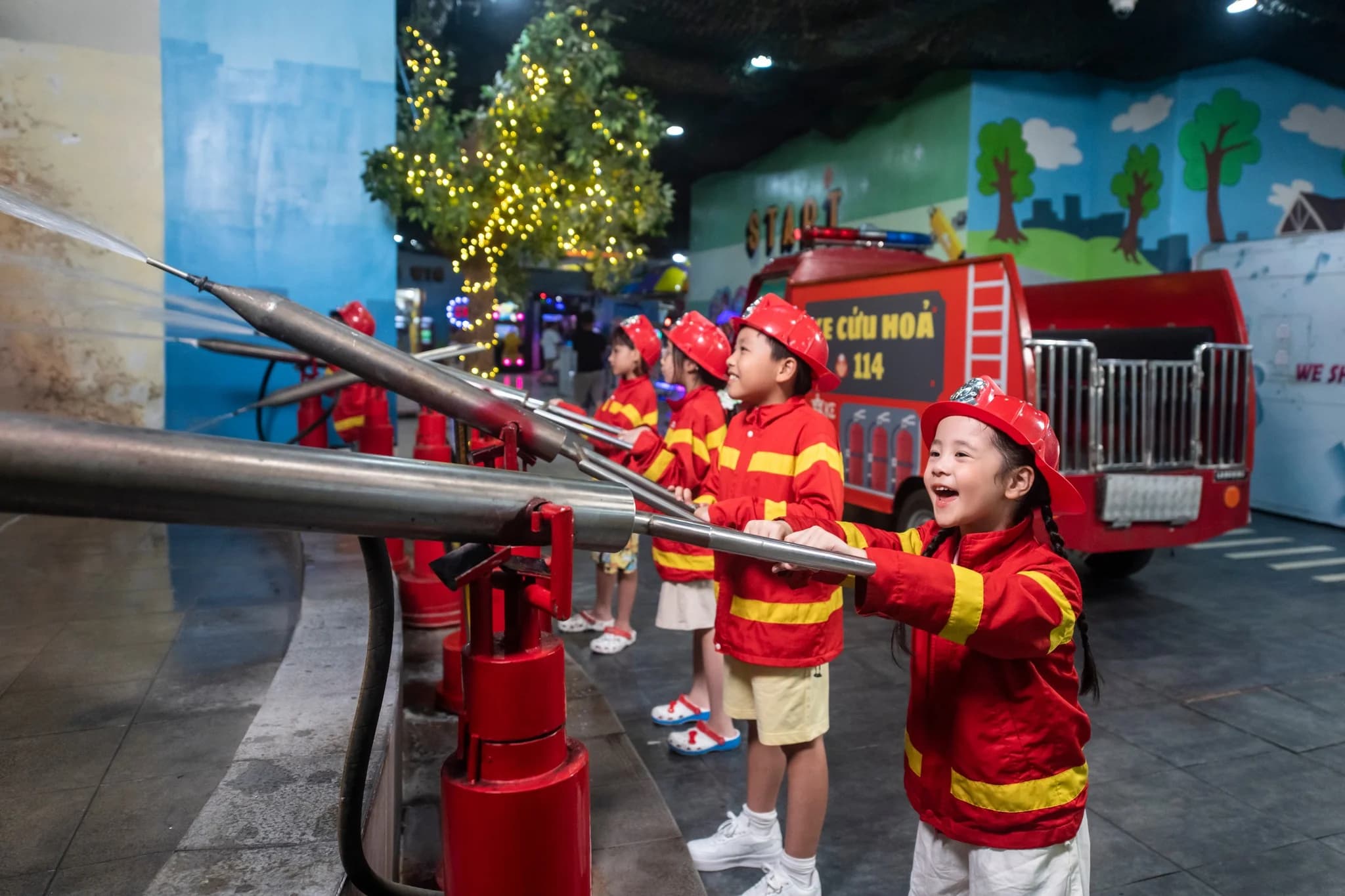 Combo vé vào cửa & set ẩm thực 60.000 VNĐ | Thủy Cung Vinpearl Aquarium Times City Hà Nội right-2