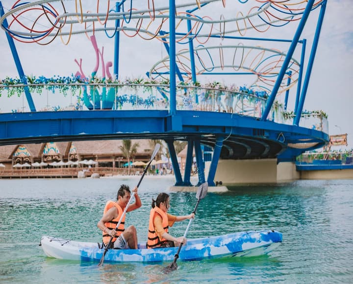 Vé vào cửa & set đồ ăn 100.000 VNĐ | VinWonders Water Park right-1
