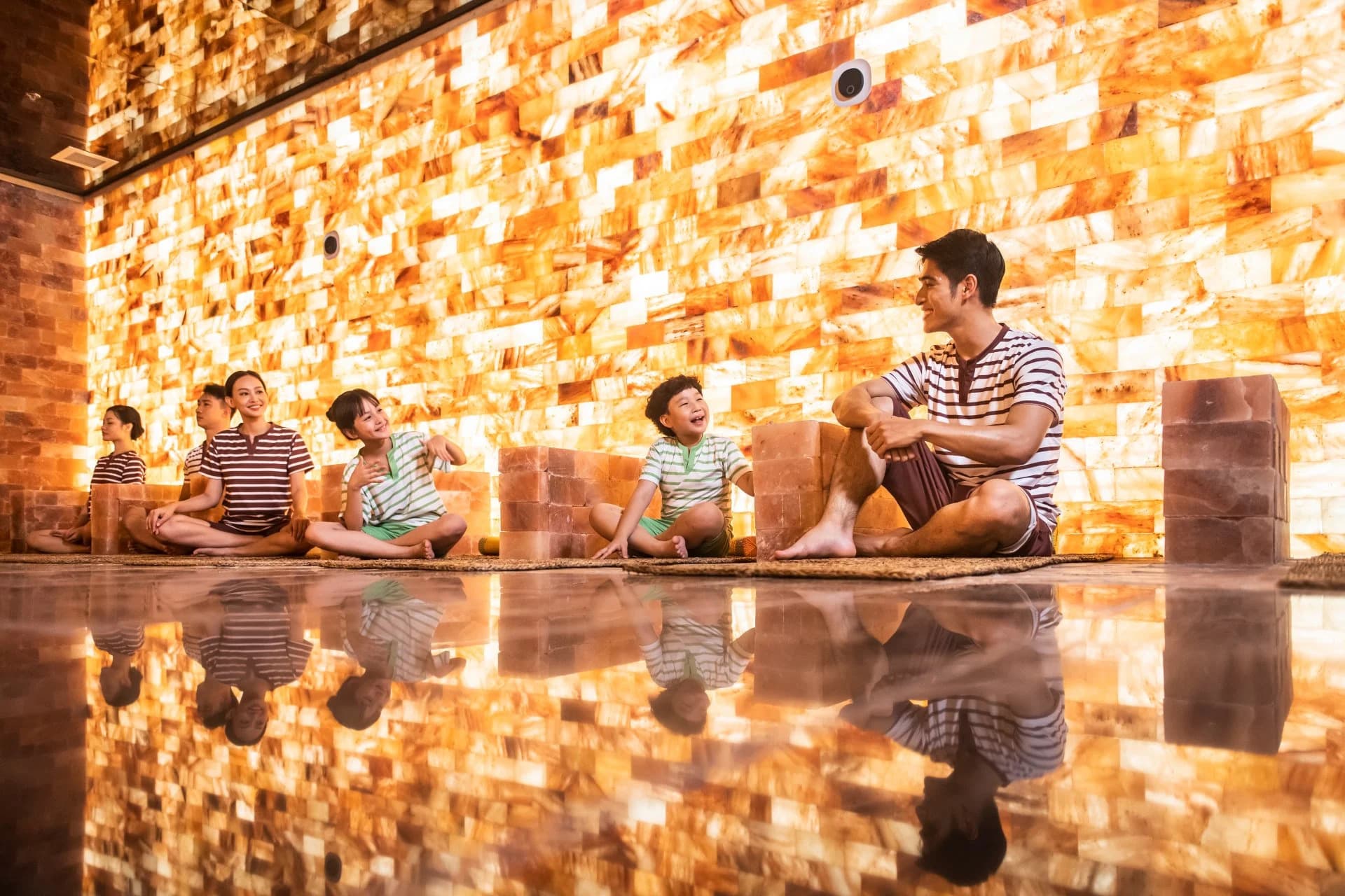 Tour 1 ngày: VinWonders + Buffet + Xông hơi Aquafield 2 giờ | Nha Trang Passport right-3