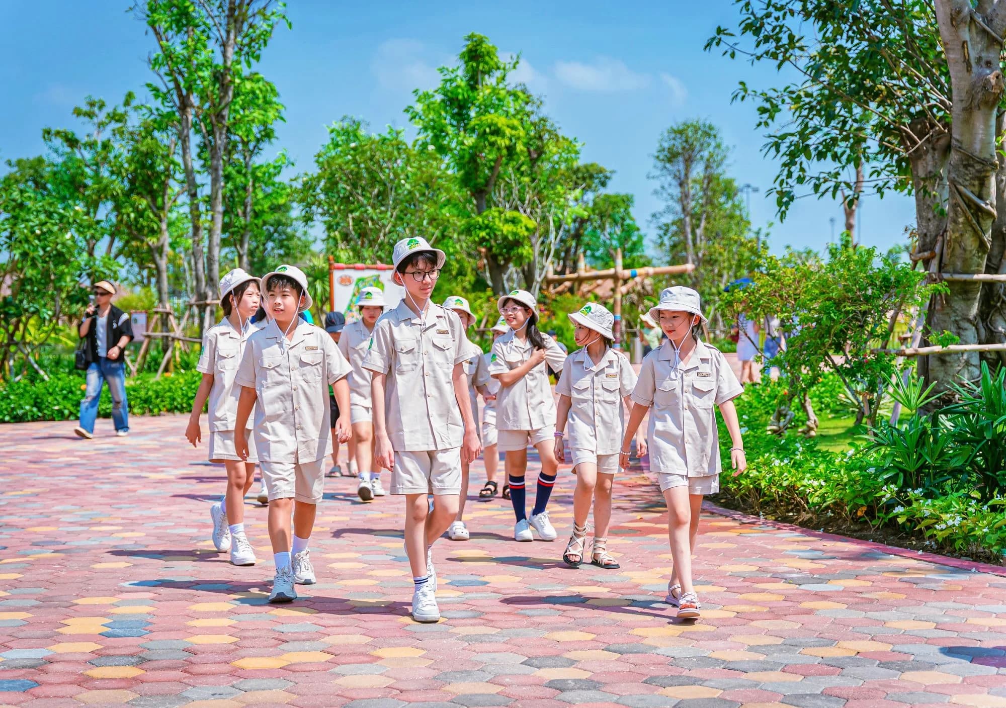 Combo Vé Vườn Thú Safari & Khu Trò Chơi - VinWonders Vũ Yên right-3