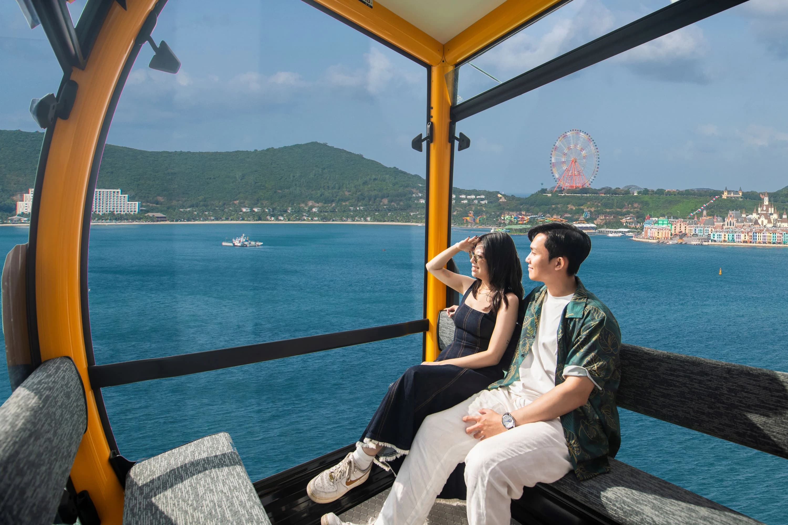 Vé cáp treo khứ hồi đến Vinpearl Harbour | Vinpearl Harbour main