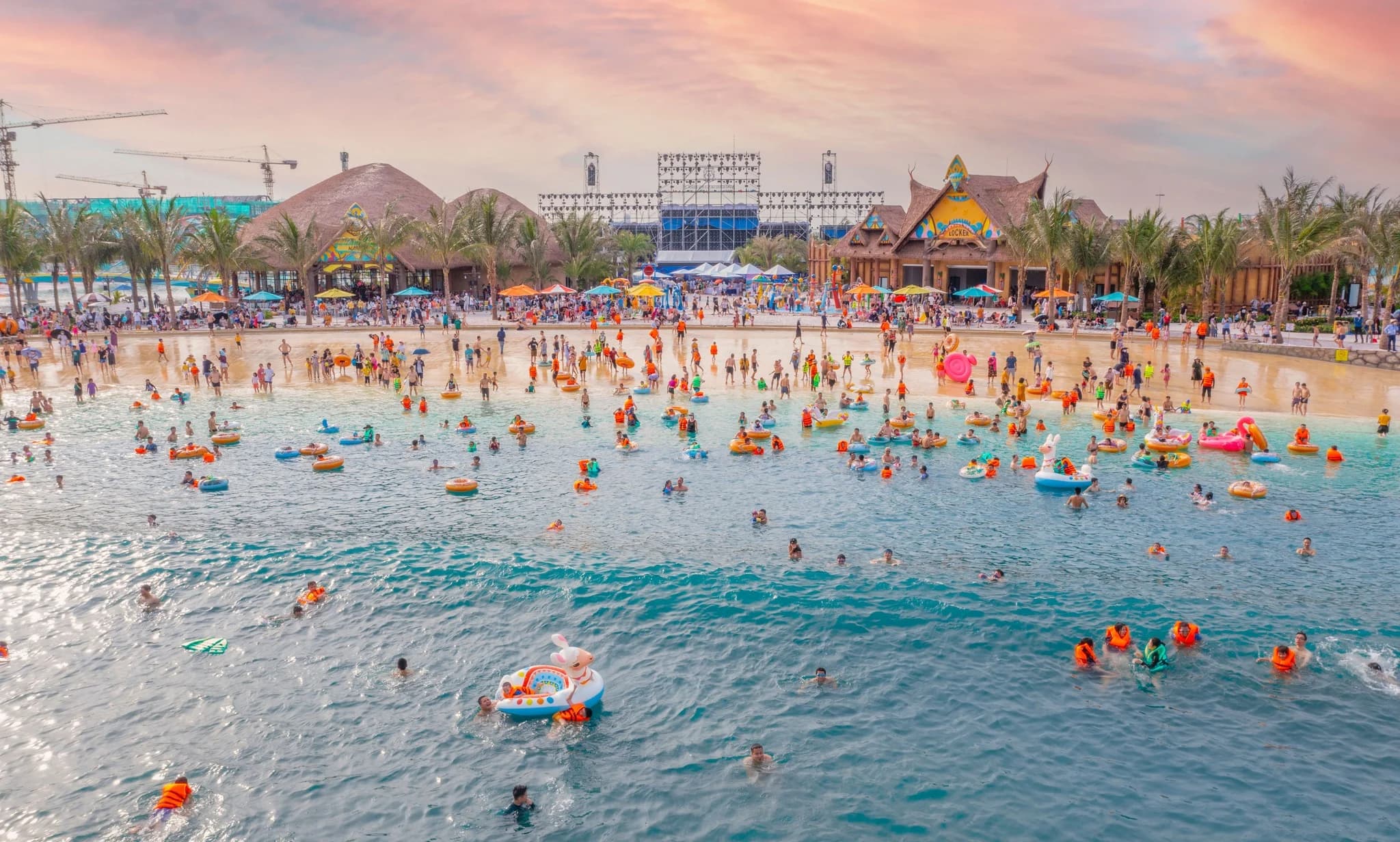 Vé Công viên Nước & buffet 250.000 VNĐ | VinWonders Water Park main